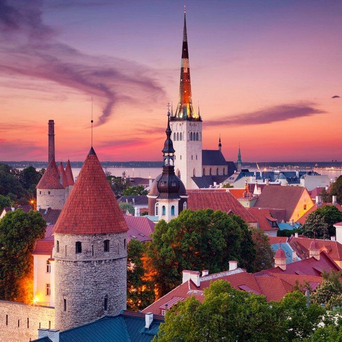 Best Northern Europe Itinerary: Iceland & Estonia Tour Package